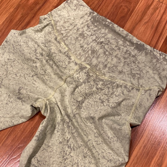 NEW LULULEMON FULL LENGTH HIGH WAISTED YOGA PANTS🍋 - Picture 12 of 16